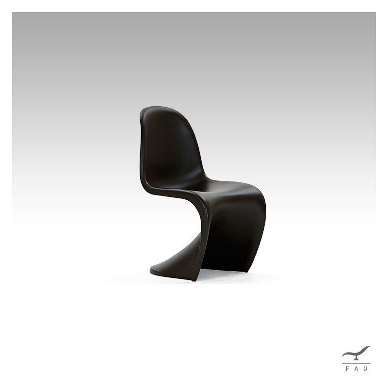 Sedia design Verner Panton: ergonomica, elegante e versatile