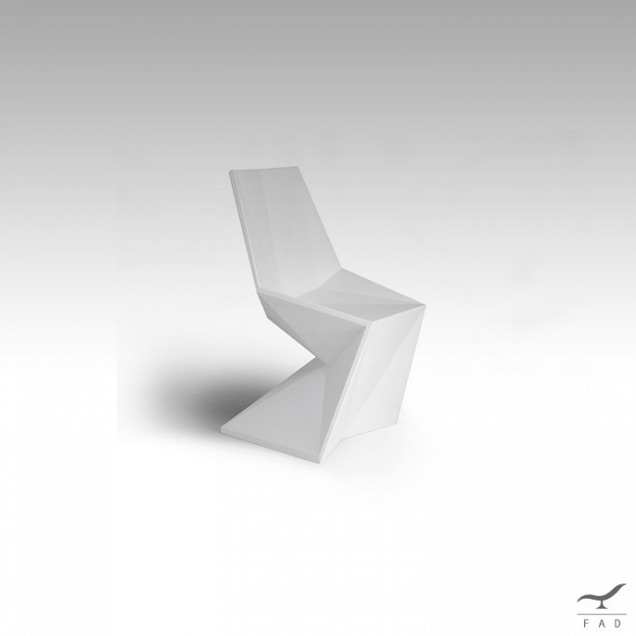 Modello ispirato alla Vertex Silla Chair