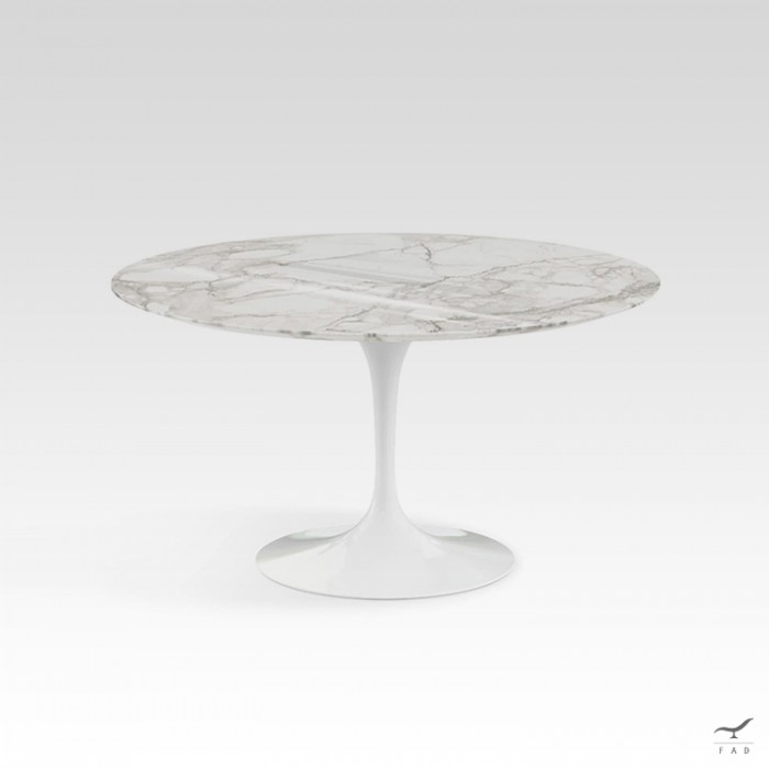 Tulip dining table modello