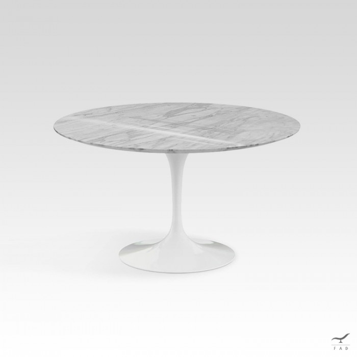 Tulip dining table modello
