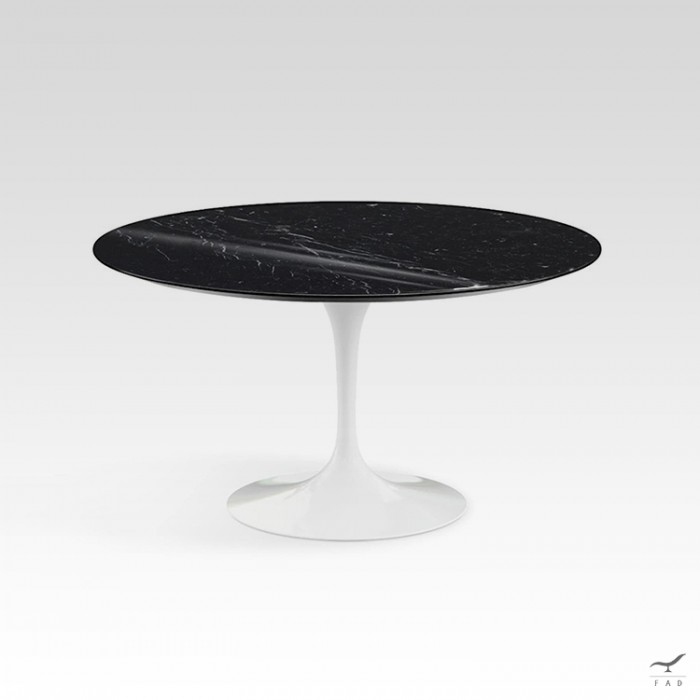 Tulip dining table modello