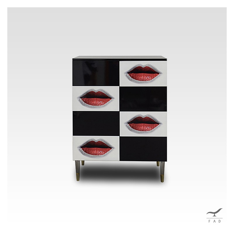 Credenza design ispirata a Lina Cavalieri - Comoda e funzionale