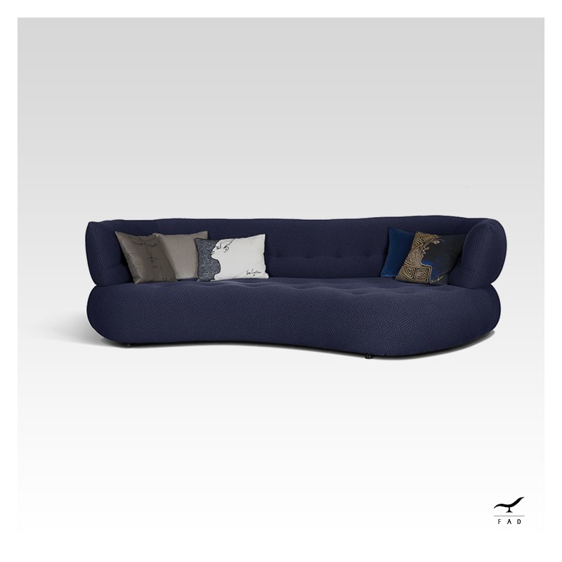 Sofà moderno Sense con design a mezzaluna e mousse per massimo comfort