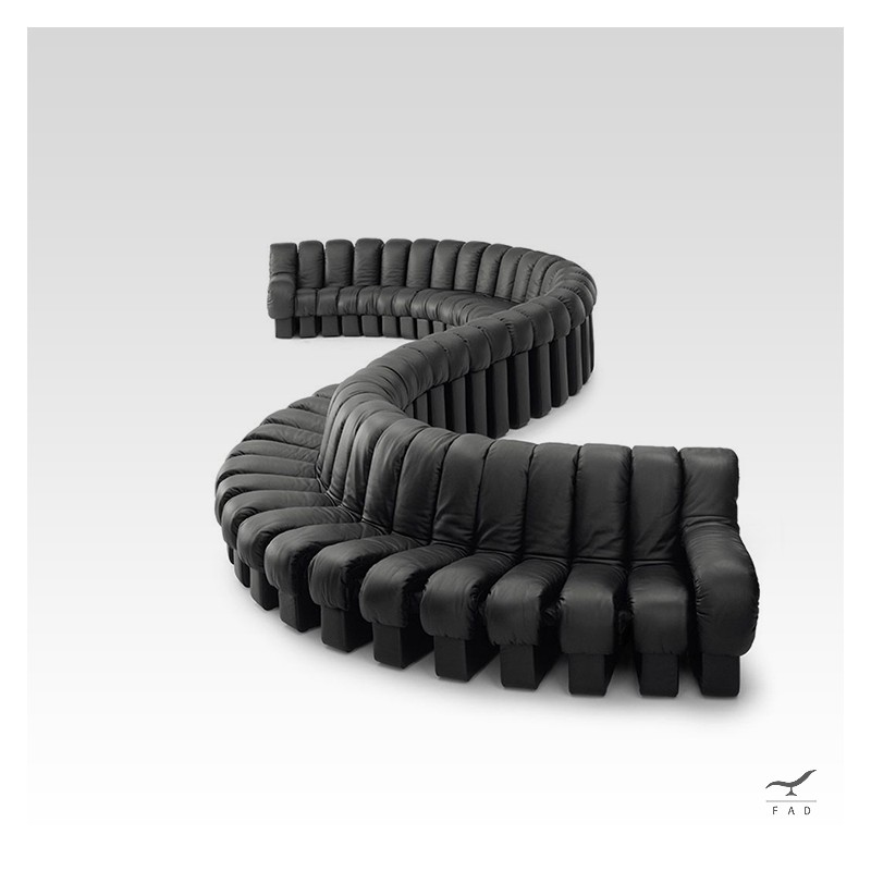 Divano ispirato al DS-600: design unico a forma di serpente