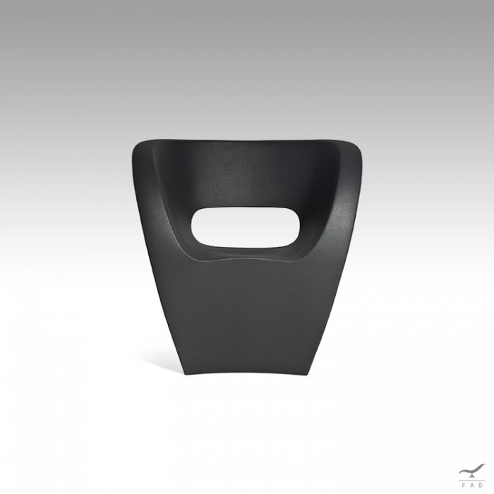 LITTLE SIMON Armchair – Modern sculptural polyethylene designer chair