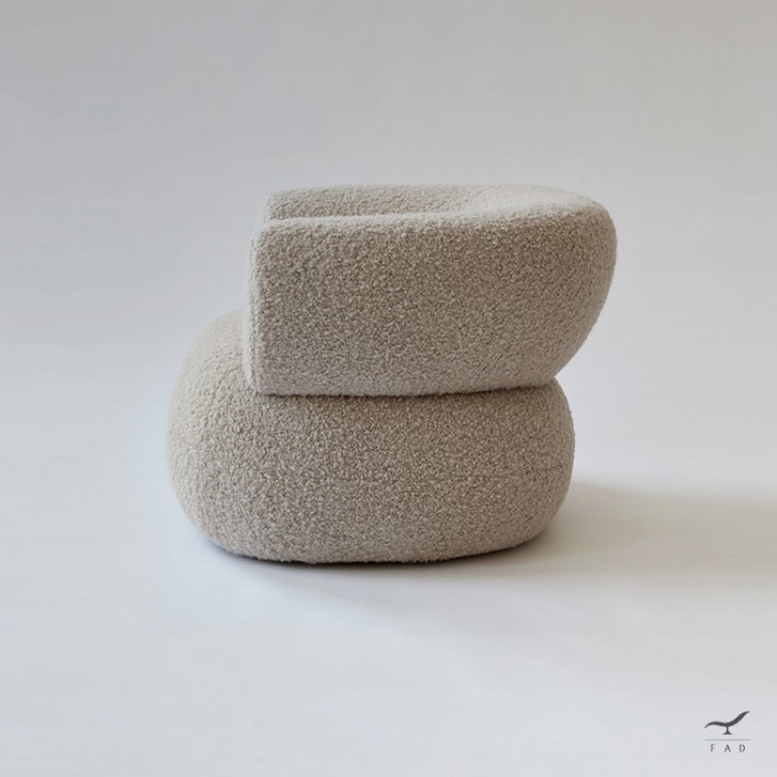PUFÉ Armchair – Soft modern lounge chair inspired by the Puffer design, perfect for elegant interiors