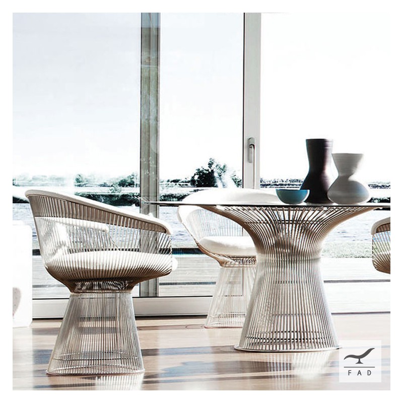 La sedia PALTER è un'autentica icona del design modernista, che unisce raffinatezza architettonica e comfort contemporaneo.