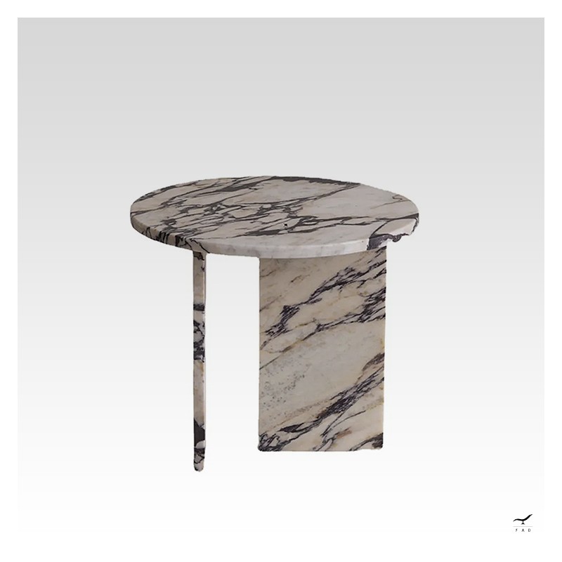 Tavolino MIRROR II di design perfetto come appoggio per un divano