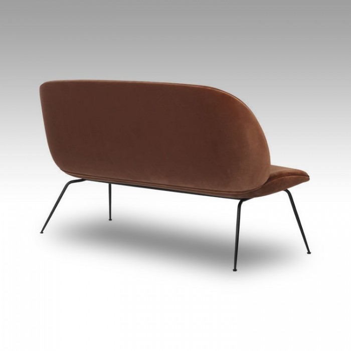 Divano ispirato al modello Beetle Sofa