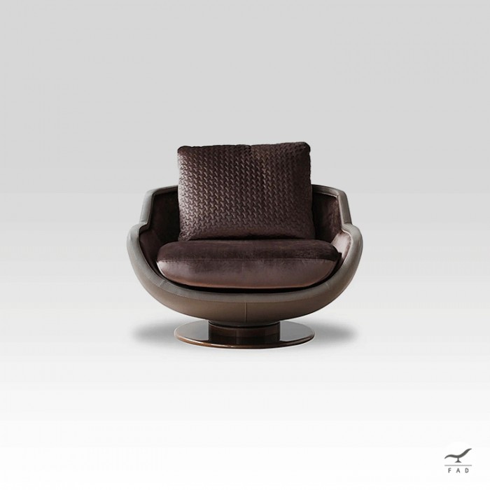 RANDY armchair in the shape of an eggshell