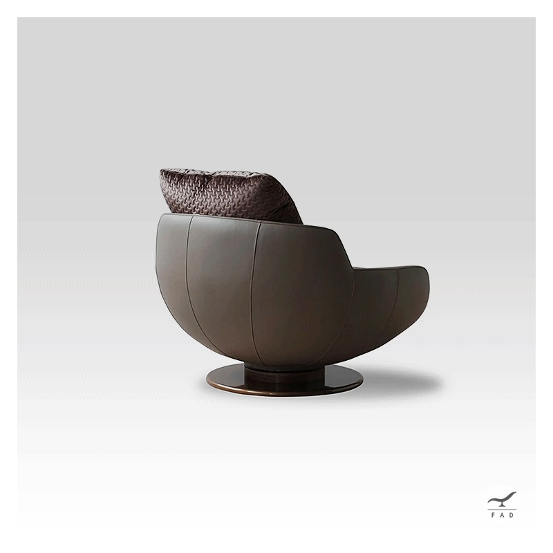 Poltrona RANDY con Base Girevole in Ottone | Relax e Comfort per Casa e Hotel