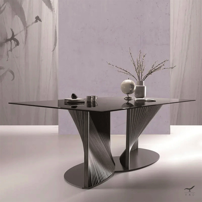 SATURN table that recalls the rings of Saturn with their shape and beauty