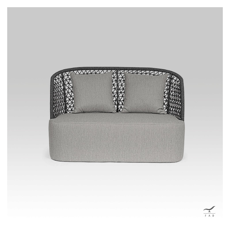Divano BRIS con schienale in corda intrecciata per outdoor di lusso