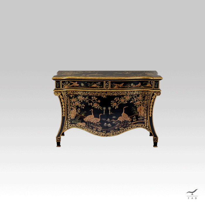 Credenza Laccata con Motivi Floreali e Uccellini - Arredo di lusso per ville antiche e hotel di lusso