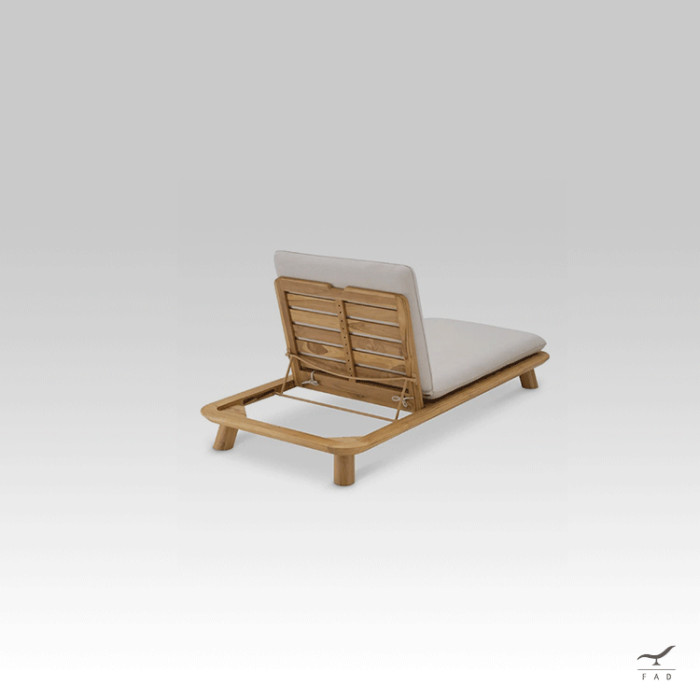 Lettino da Sole in Teak WIDE: Design Moderno per Giardini e Hotel di Lusso