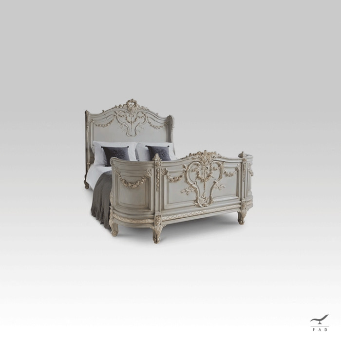 Luxurious Baroque Style Bed - Antique Carvings and Opulent Design