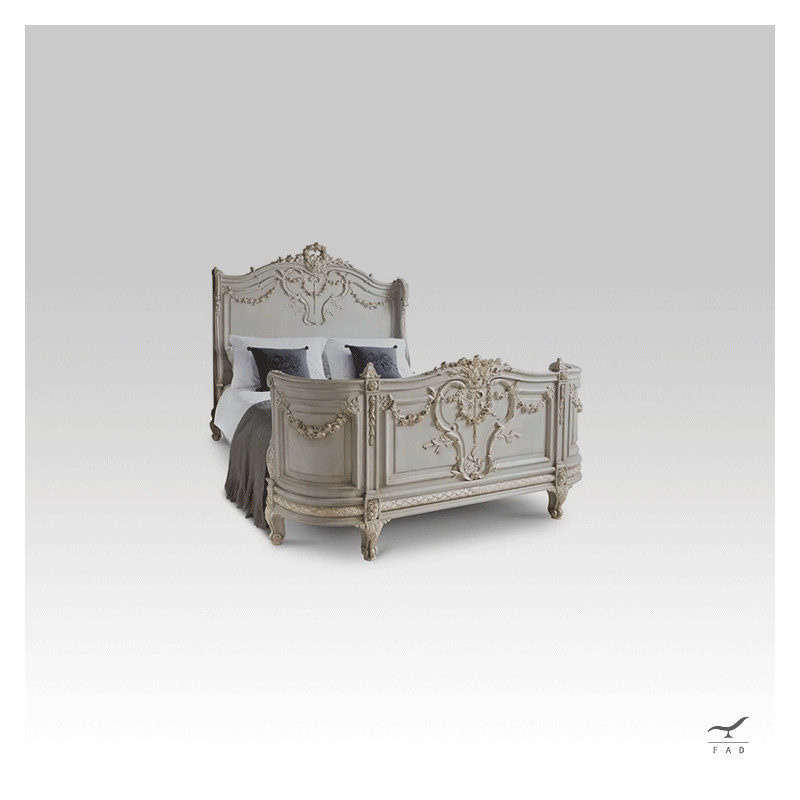 Luxurious Baroque Style Bed - Antique Carvings and Opulent Design