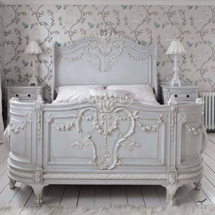 Luxurious Baroque Style Bed - Antique Carvings and Opulent Design