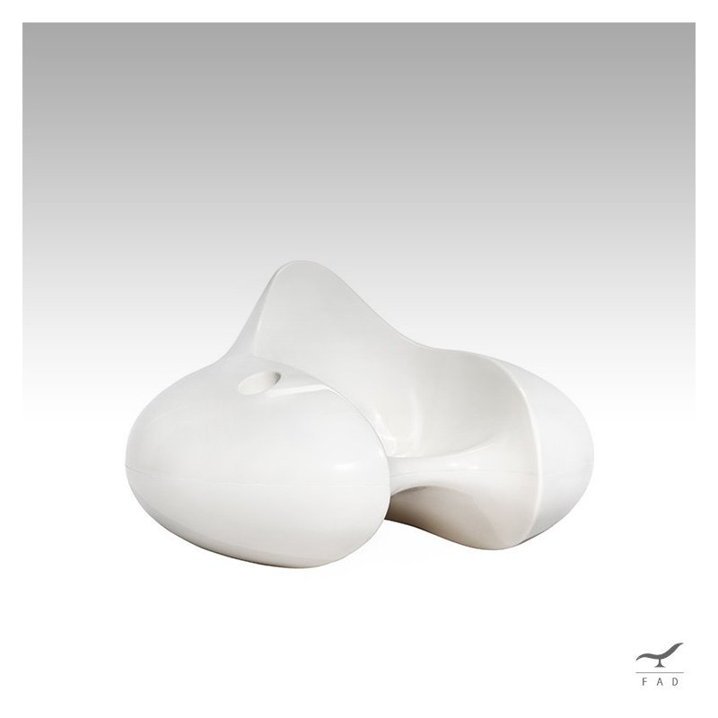 Formula Chair – Modern Fiberglass Lounge Chair Inspired by F1 Design | FADESIGN