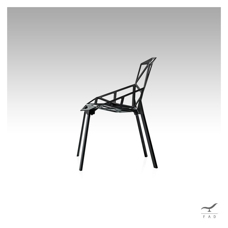Sedia ispirata a Chair One - Leggerezza e dinamicità