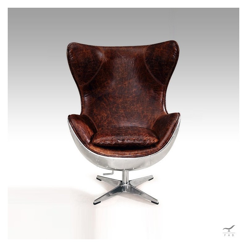 Sedia uovo design Jacobsen - Linee accoglienti e alto schienale