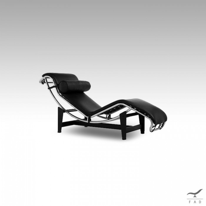 LC4 Lounge Chair di Les Corbusier, Cassina
